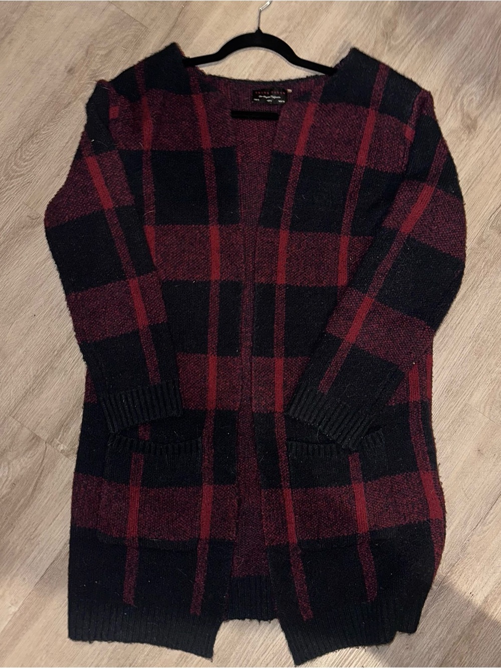 Dress Forum Black & Burgundy Plaid Open-Front Cardigan